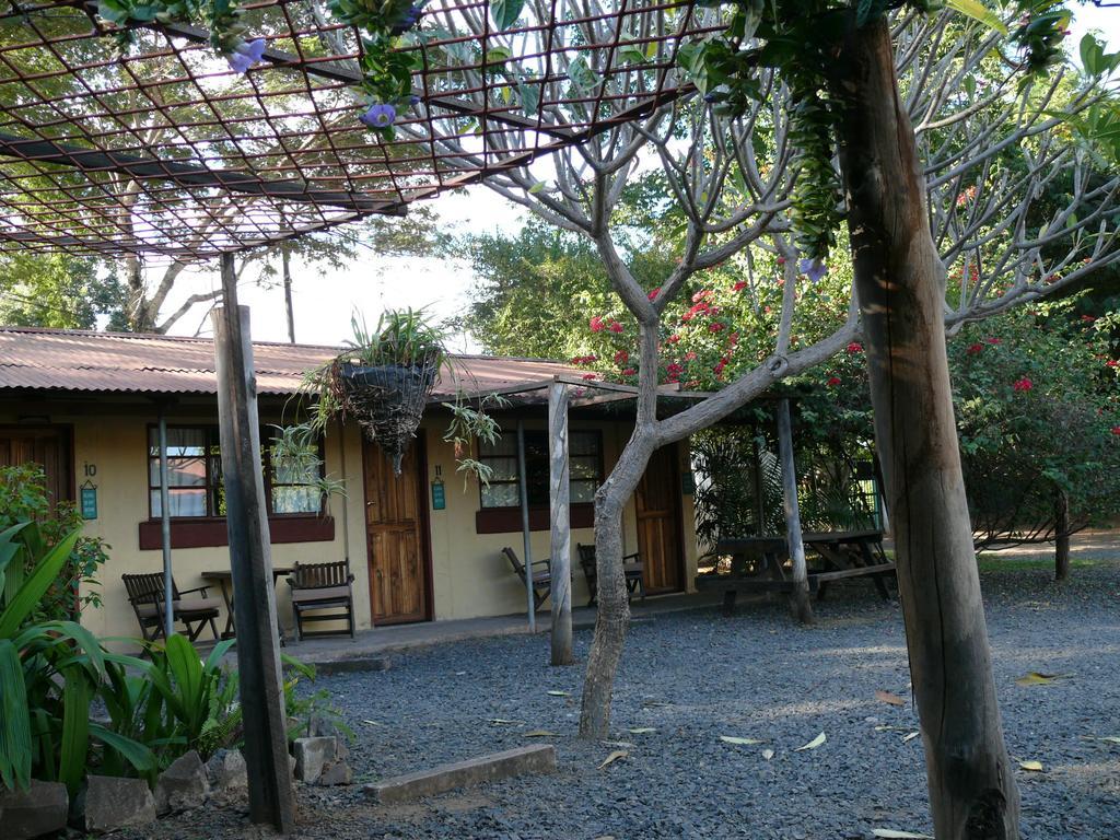 Zigzag Town Lodge Livingstone Exterior foto