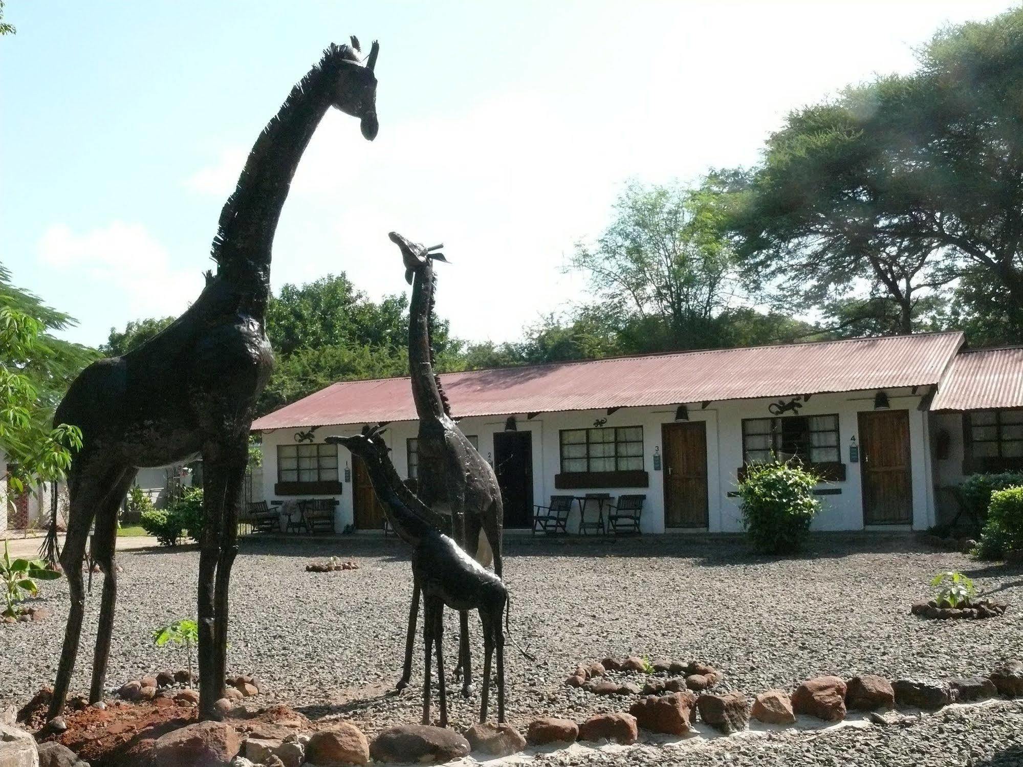 Zigzag Town Lodge Livingstone Exterior foto